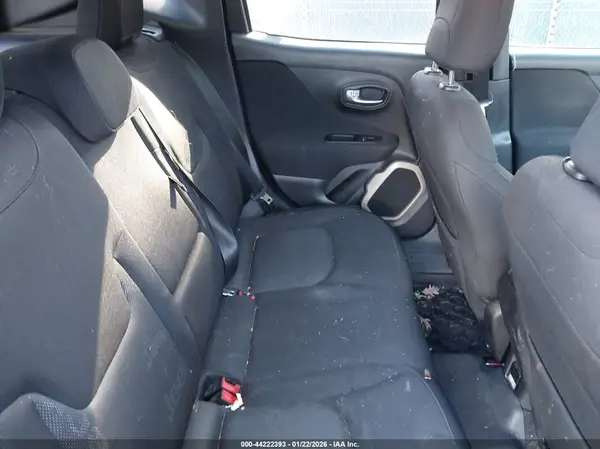 ZACCJABBXHPG33657 2017 JEEP RENEGADE - Image 8