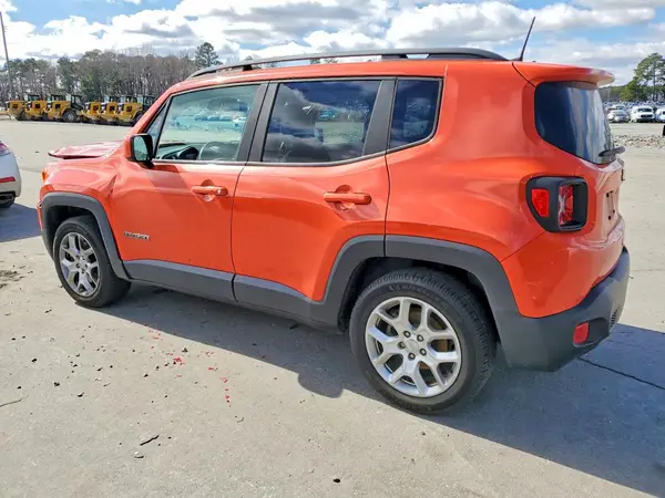 ZACCJABBXJPH32212 2018 JEEP RENEGADE - Image 2