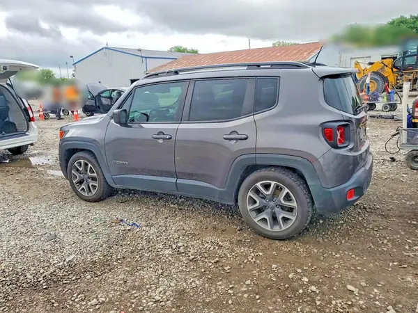 ZACCJABBXJPH51214 2018 JEEP RENEGADE - Image 2