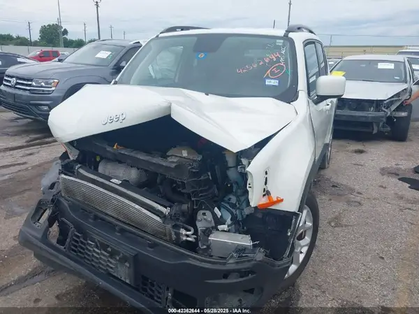 ZACCJABBXJPH74363 2018 JEEP RENEGADE - Image 2
