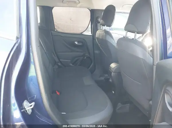 ZACCJABBXJPH92586 2018 JEEP RENEGADE - Image 8