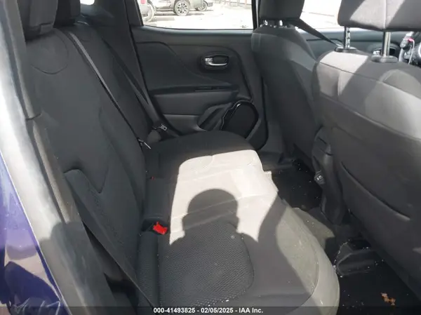 ZACCJABBXJPJ06575 2018 JEEP RENEGADE - Image 8