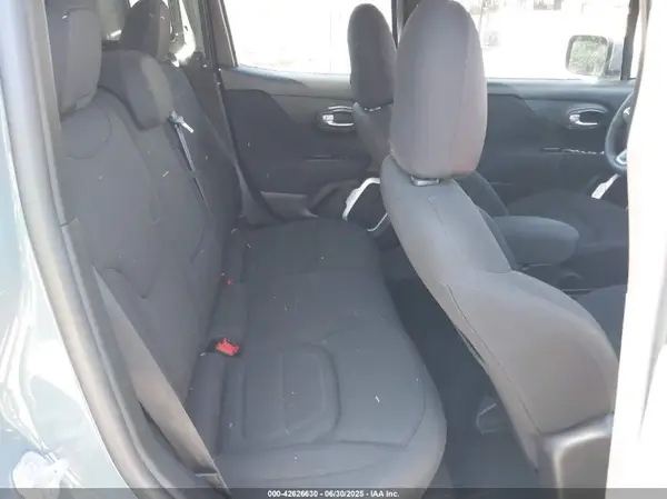 ZACCJABBXJPJ06964 2018 JEEP RENEGADE - Image 8
