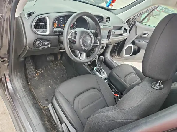 ZACCJABBXJPJ20797 2018 JEEP RENEGADE - Image 8