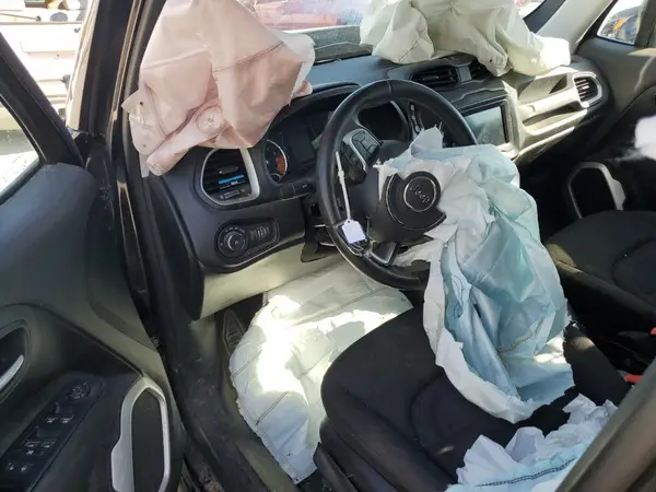 ZACCJABBXJPJ21142 2018 JEEP RENEGADE - Image 8