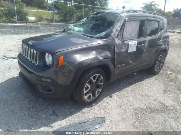 ZACCJABBXJPJ24557 2018 JEEP RENEGADE - Image 2