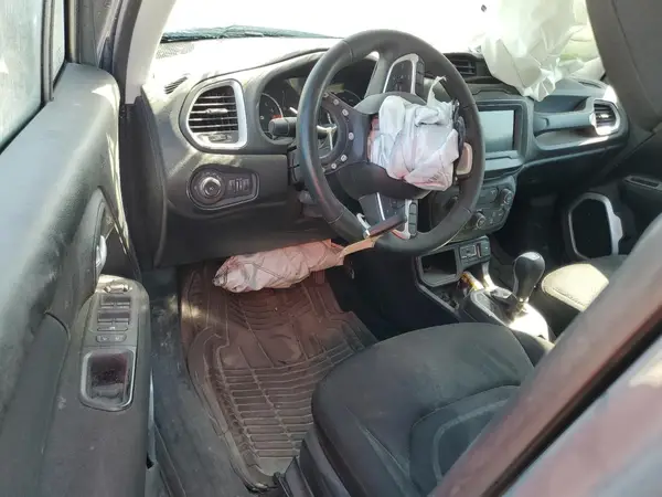 ZACCJABBXJPJ24588 2018 JEEP RENEGADE - Image 8