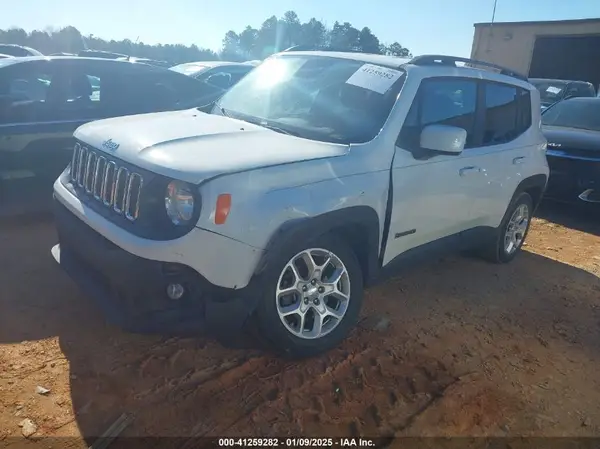ZACCJABBXJPJ32724 2018 JEEP RENEGADE - Image 2