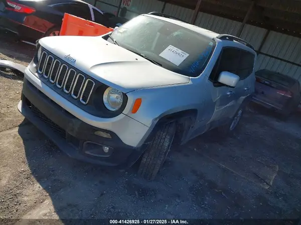 ZACCJABBXJPJ36143 2018 JEEP RENEGADE - Image 2