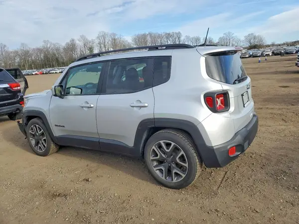 ZACCJABBXJPJ67912 2018 JEEP RENEGADE - Image 2