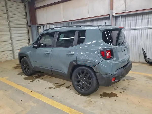 ZACCJABH9JPH31055 2018 JEEP RENEGADE - Image 2