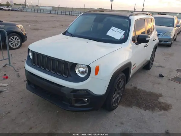 ZACCJABT0GPC65657 2016 JEEP RENEGADE - Image 2