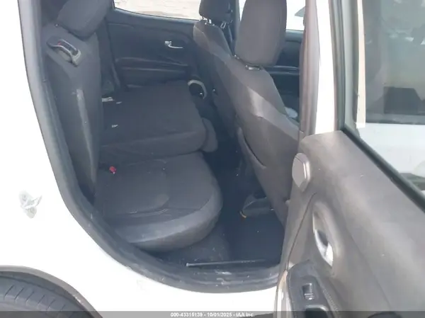 ZACCJABT0GPC65657 2016 JEEP RENEGADE - Image 8