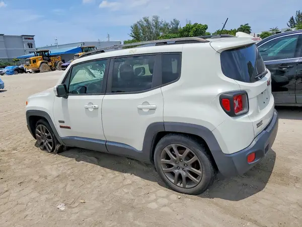 ZACCJABT2GPD02952 2016 JEEP RENEGADE - Image 2