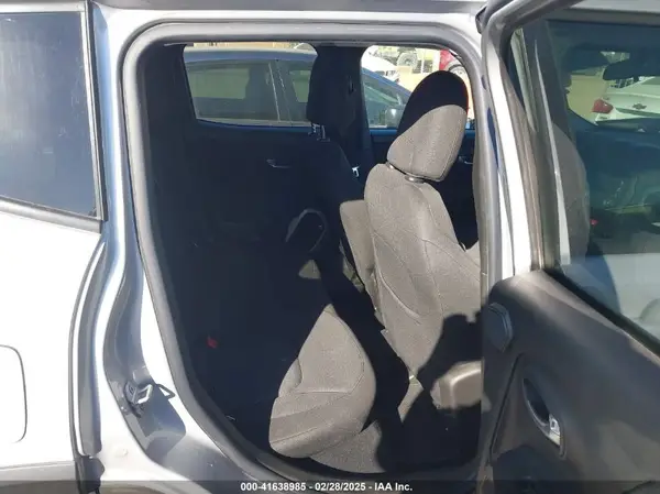 ZACCJABT4GPC55200 2016 JEEP RENEGADE - Image 8