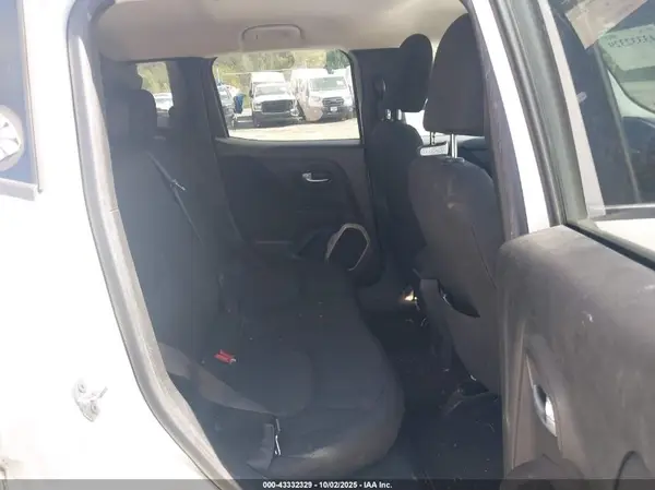 ZACCJABT5GPC46327 2016 JEEP RENEGADE - Image 8