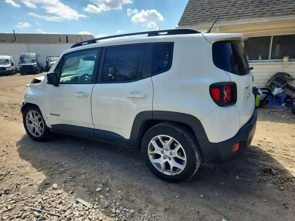 ZACCJABT5GPD37582 2016 JEEP RENEGADE - Image 2