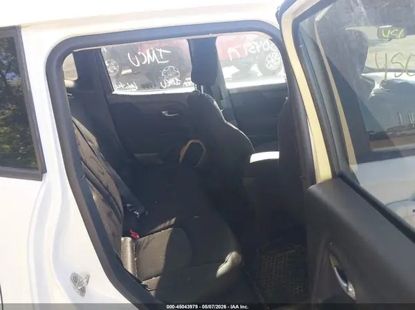 ZACCJABT6GPE38274 2016 JEEP RENEGADE - Image 8
