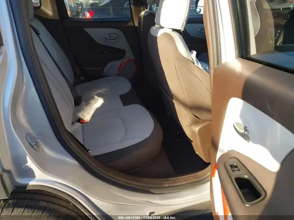 ZACCJABT7GPD65349 2016 JEEP RENEGADE - Image 8