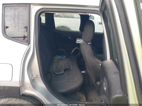 ZACCJABTOGPD05137 2016 JEEP RENEGADE - Image 8