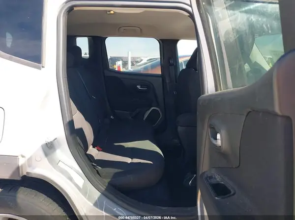 ZACCJABTXGPC52575 2016 JEEP RENEGADE - Image 8