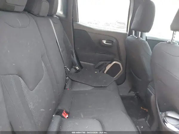 ZACCJABTXGPC65665 2016 JEEP RENEGADE - Image 8