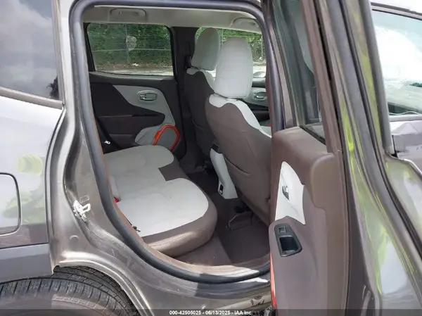 ZACCJABTXGPD37240 2016 JEEP RENEGADE - Image 8