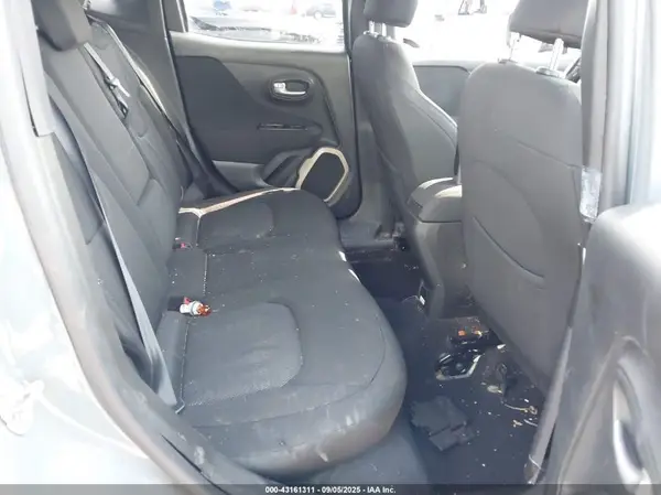ZACCJABTXGPE23339 2016 JEEP RENEGADE - Image 8