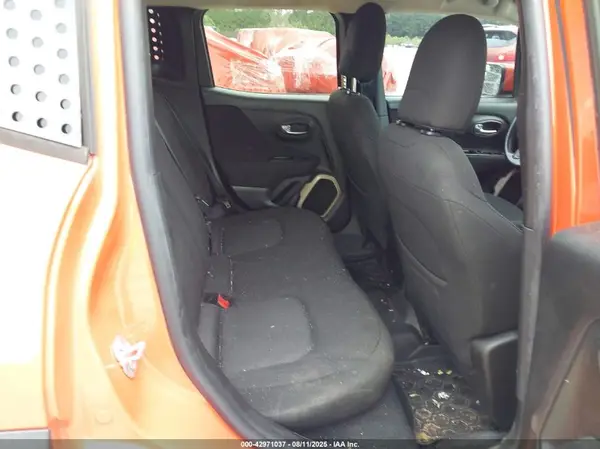 ZACCJABTXGPE29013 2016 JEEP RENEGADE - Image 8