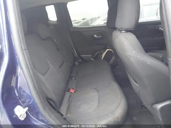 ZACCJABTXGPE39685 2016 JEEP RENEGADE - Image 8