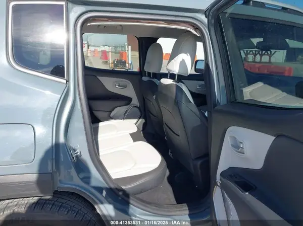 ZACCJADB0JPH92528 2018 JEEP RENEGADE - Image 8