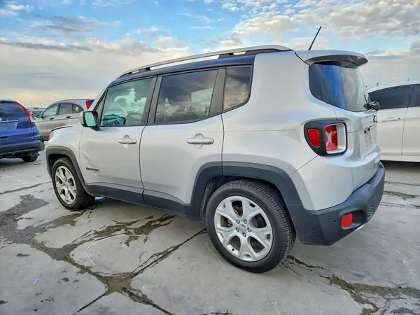 ZACCJADB8HPG19138 2017 JEEP RENEGADE - Image 2
