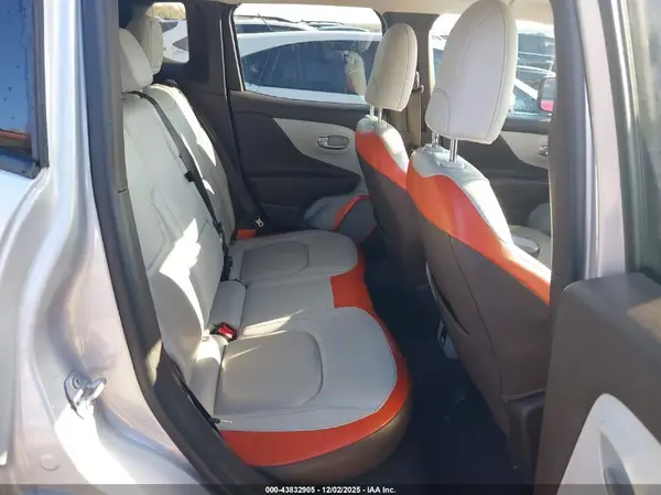 ZACCJADB9HPF14866 2017 JEEP RENEGADE - Image 8
