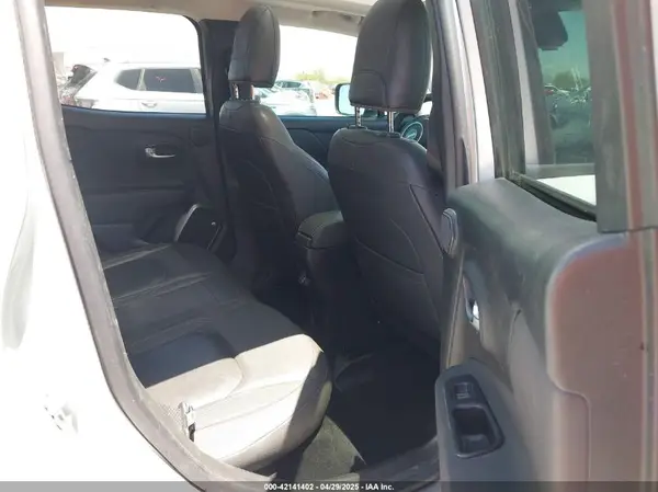 ZACCJADB9JPH64484 2018 JEEP RENEGADE - Image 8