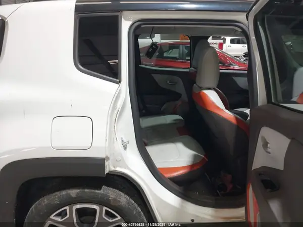 ZACCJADT0GPC96484 2016 JEEP RENEGADE - Image 8