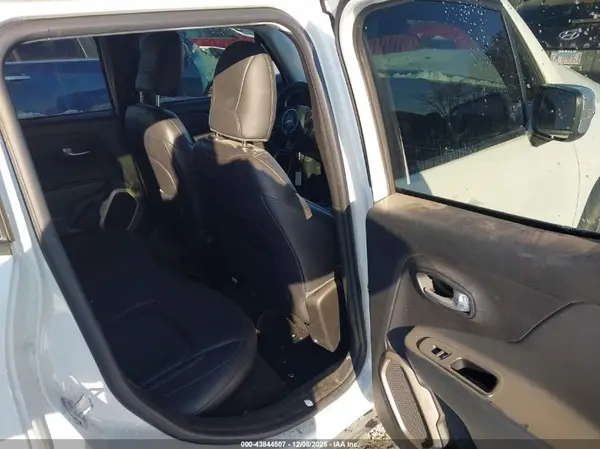ZACCJADT2GPC77287 2016 JEEP RENEGADE - Image 8