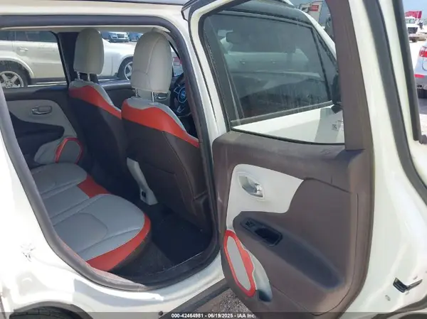 ZACCJADT4GPC89599 2016 JEEP RENEGADE - Image 8