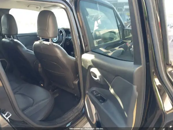 ZACCJADT7GPC91394 2016 JEEP RENEGADE - Image 8