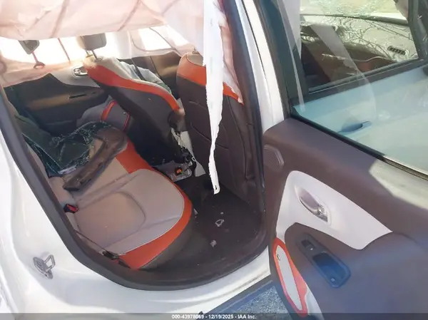 ZACCJADT7GPD38682 2016 JEEP RENEGADE - Image 8
