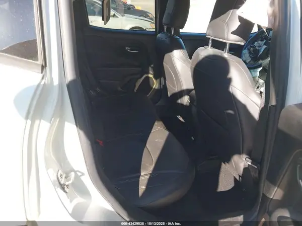 ZACCJADTXGPC65758 2016 JEEP RENEGADE - Image 8