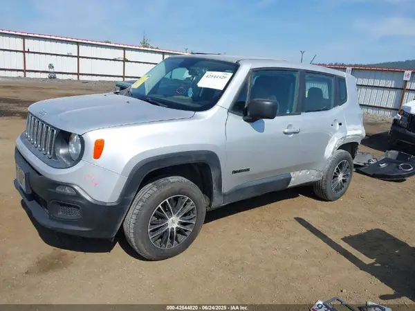 ZACCJBAB0HPG04045 2017 JEEP RENEGADE - Image 2