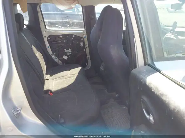 ZACCJBAB0HPG04045 2017 JEEP RENEGADE - Image 8