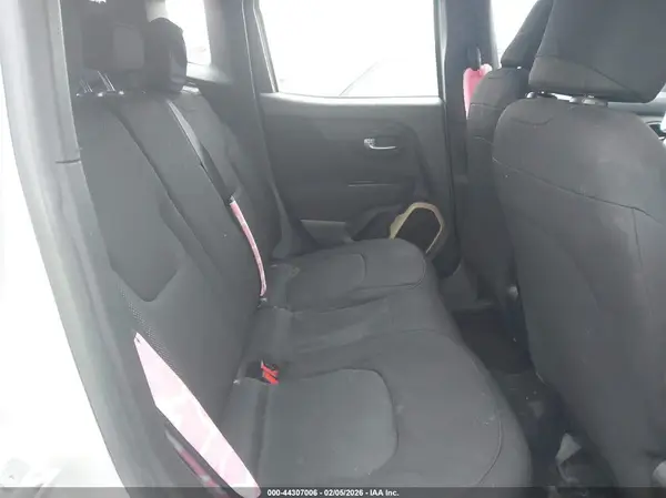 ZACCJBAB0JPH15085 2018 JEEP RENEGADE - Image 8