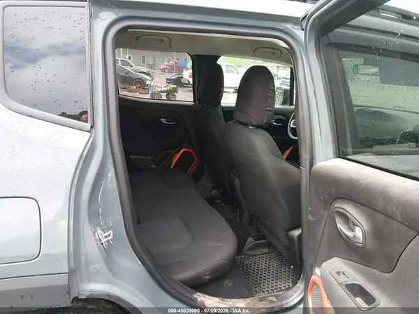 ZACCJBAB0JPH26426 2018 JEEP RENEGADE - Image 8