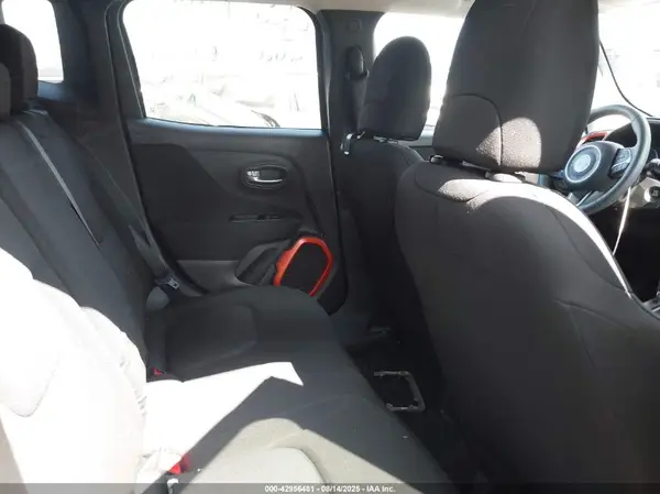 ZACCJBAB0JPH43940 2018 JEEP RENEGADE - Image 8