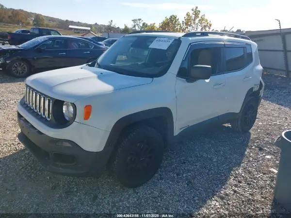 ZACCJBAB0JPH51939 2018 JEEP RENEGADE - Image 2