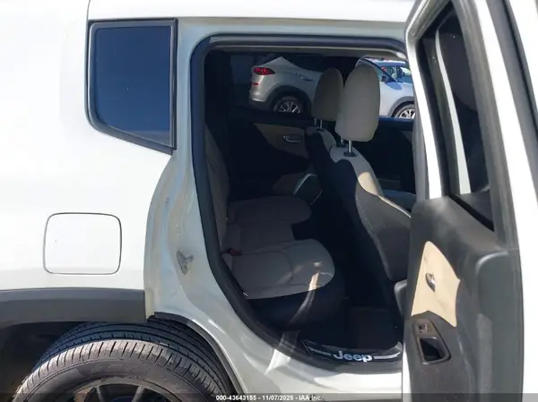 ZACCJBAB0JPH51939 2018 JEEP RENEGADE - Image 8