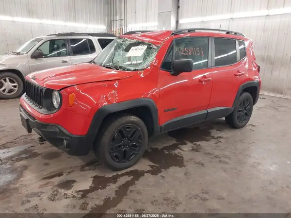ZACCJBAB0JPH67560 2018 JEEP RENEGADE - Image 2