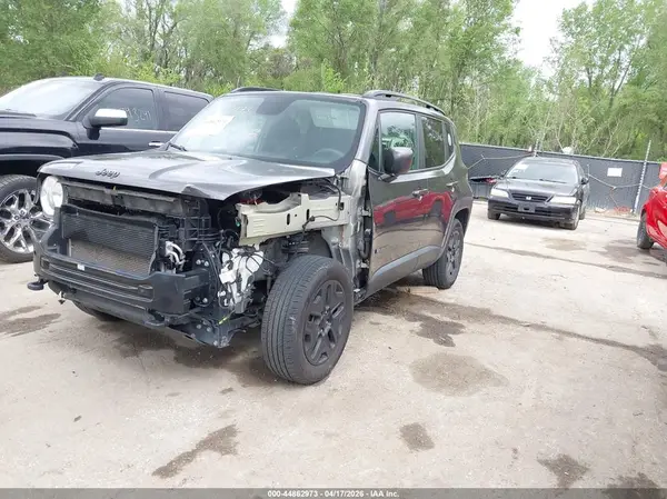 ZACCJBAB0JPH77344 2018 JEEP RENEGADE - Image 2