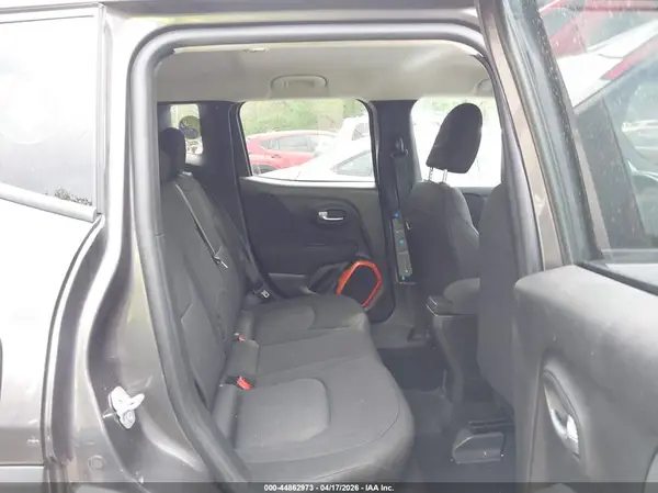 ZACCJBAB0JPH77344 2018 JEEP RENEGADE - Image 8
